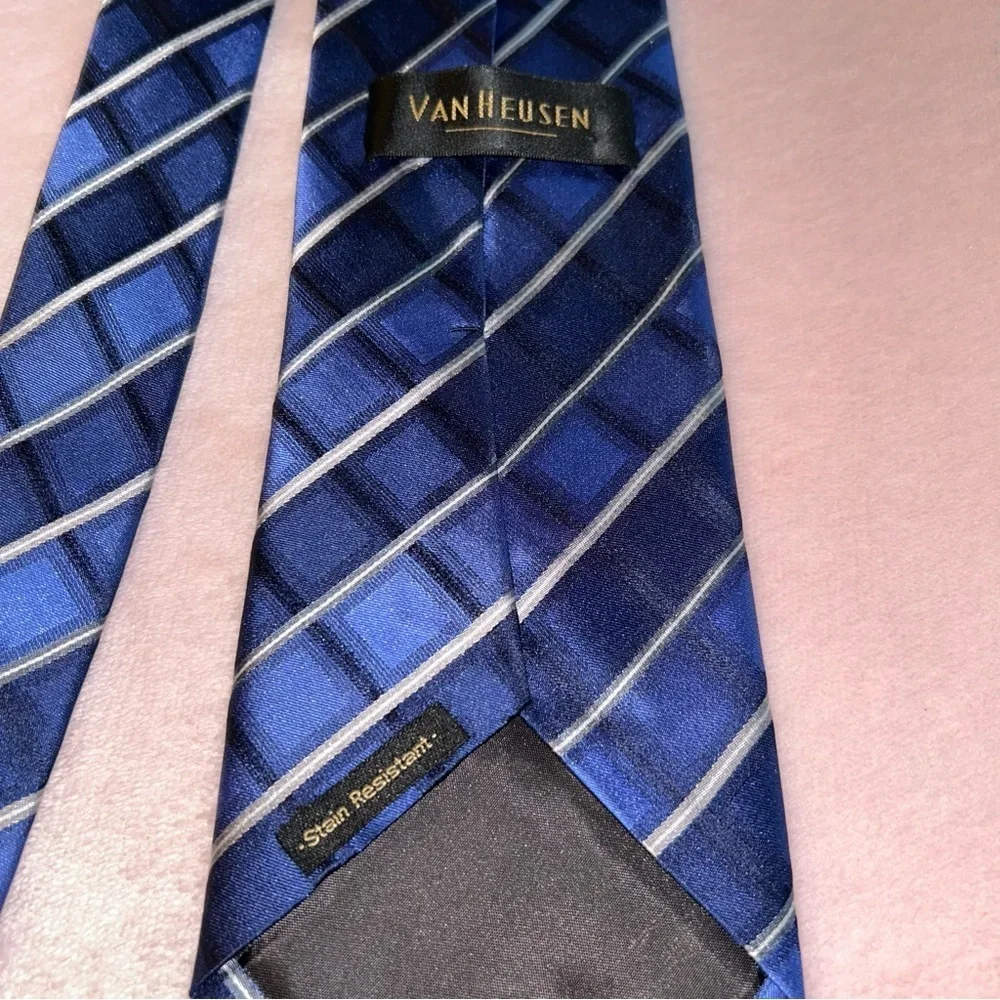 Van Heusen blue plaid silk tie stain resistant